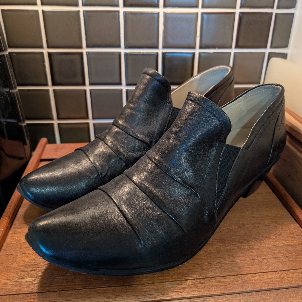 Mentha Slip Ons,41